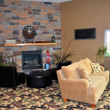 Cobblestone Inn & Suites - Lake View Esterno foto