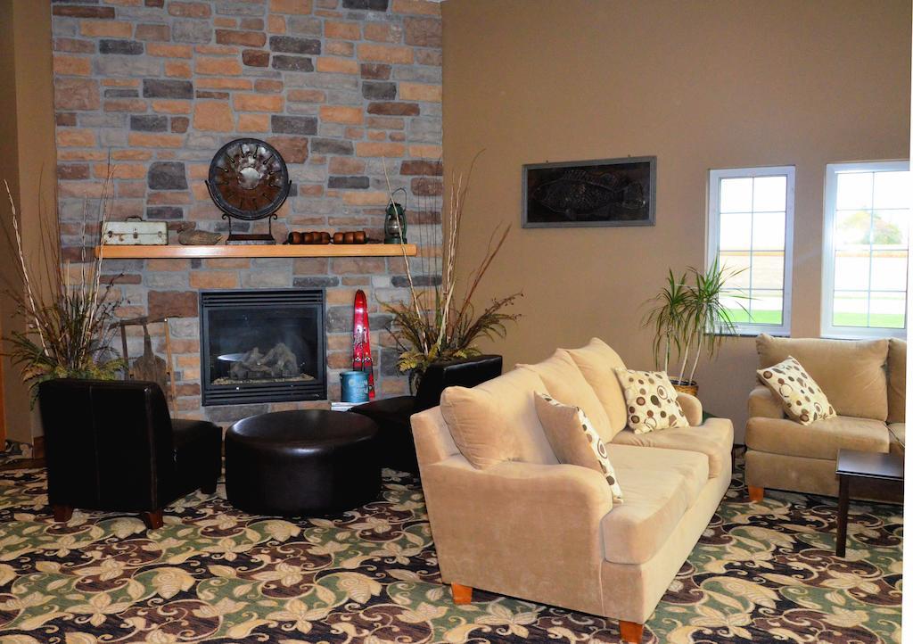 Cobblestone Inn & Suites - Lake View Esterno foto