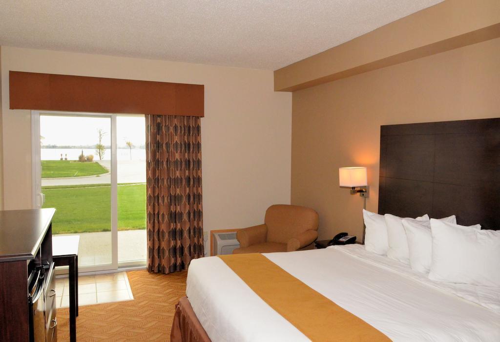 Cobblestone Inn & Suites - Lake View Camera foto