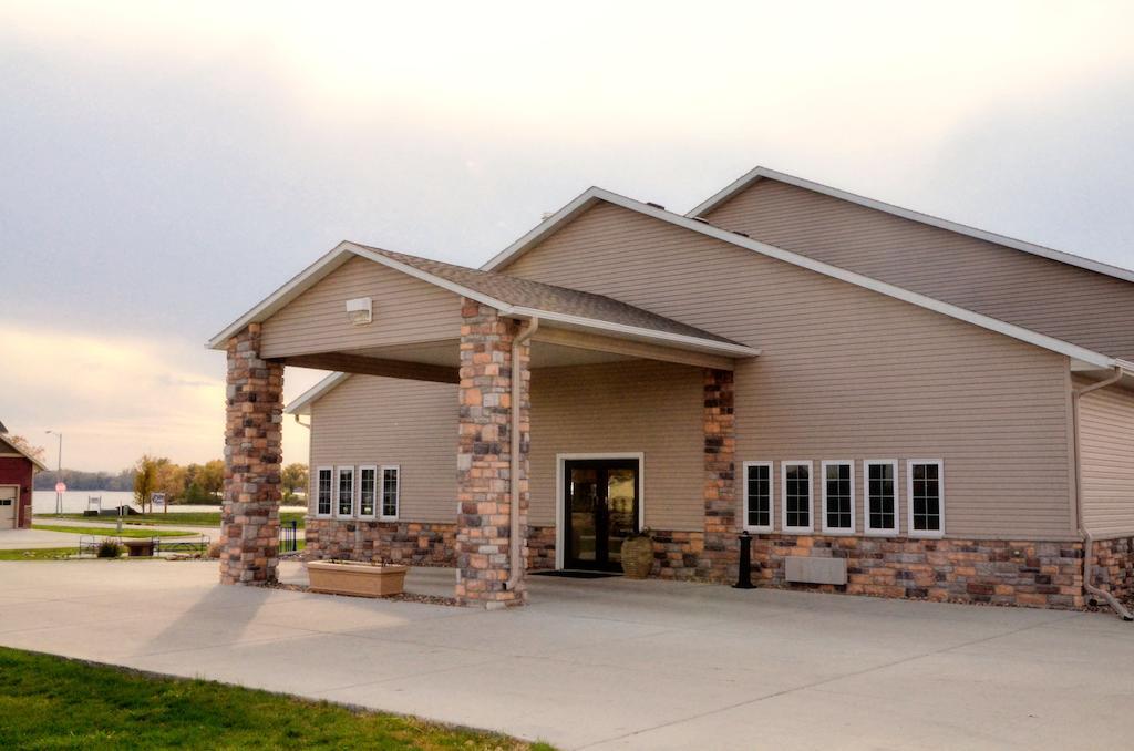 Cobblestone Inn & Suites - Lake View Esterno foto