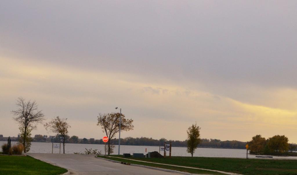 Cobblestone Inn & Suites - Lake View Esterno foto