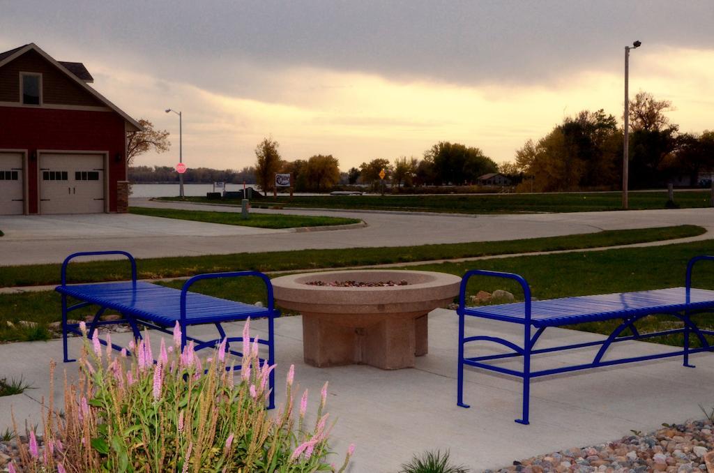 Cobblestone Inn & Suites - Lake View Esterno foto