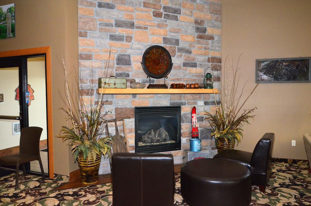 Cobblestone Inn & Suites - Lake View Esterno foto