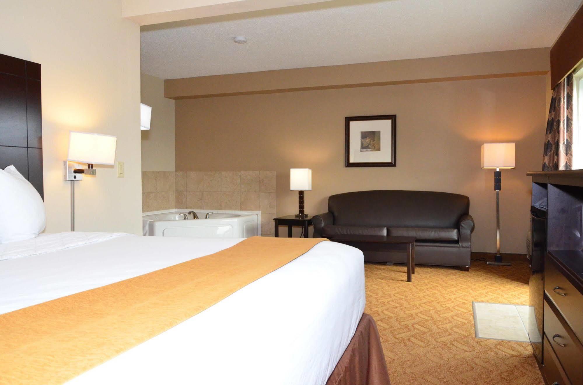 Cobblestone Inn & Suites - Lake View Esterno foto
